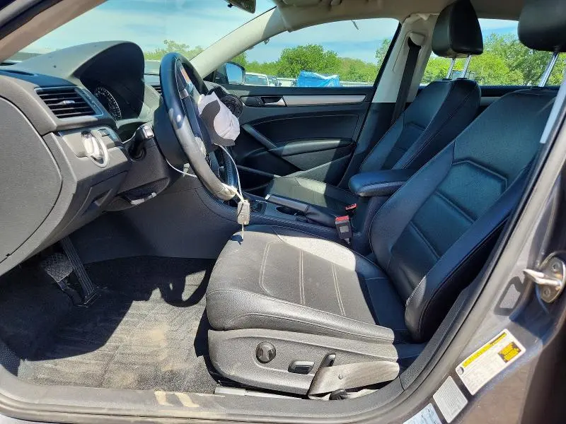 2015 VOLKSWAGEN PASSAT SE  
