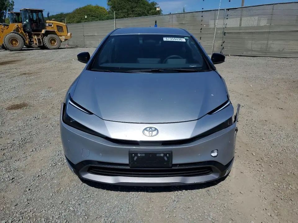 2024 TOYOTA PRIUS XLE  