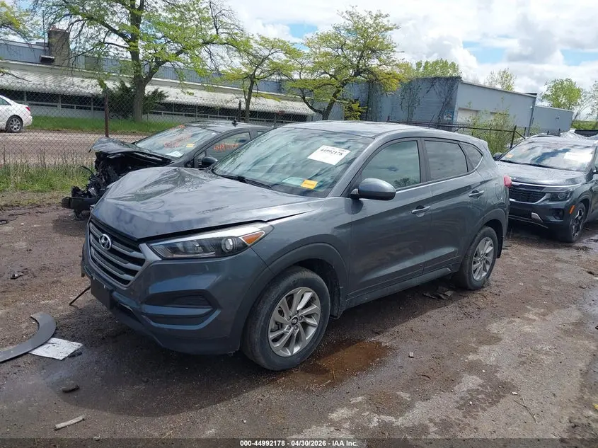 2017 HYUNDAI TUCSON SE