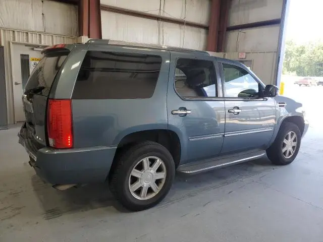2010 CADILLAC ESCALADE   