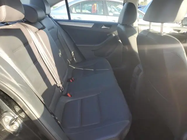 2013 VOLKSWAGEN JETTA SE  