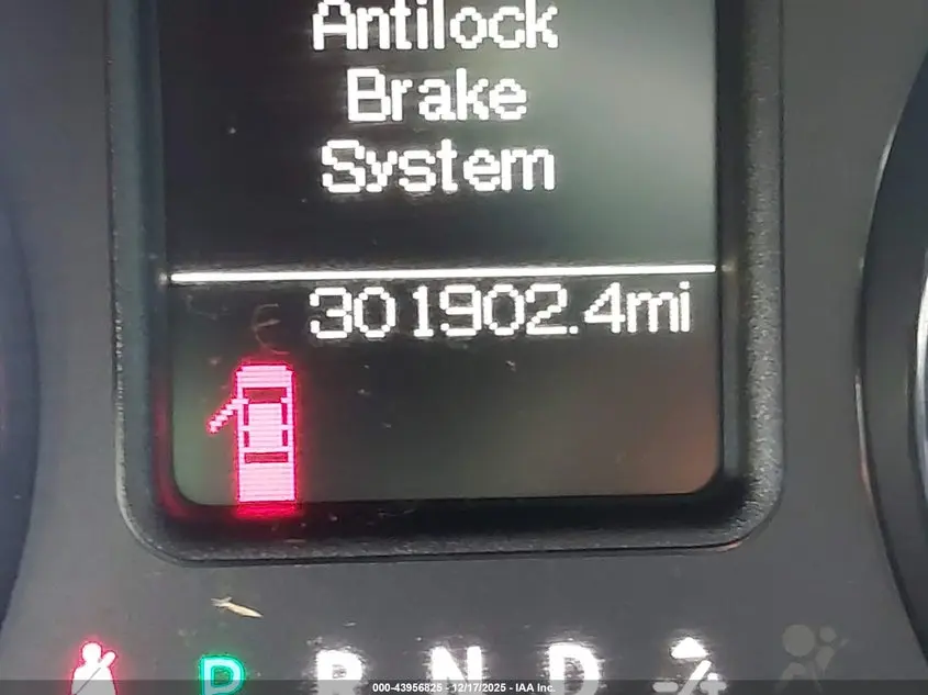 2018 RAM 1500 SLT  4X2 6'4 BOX