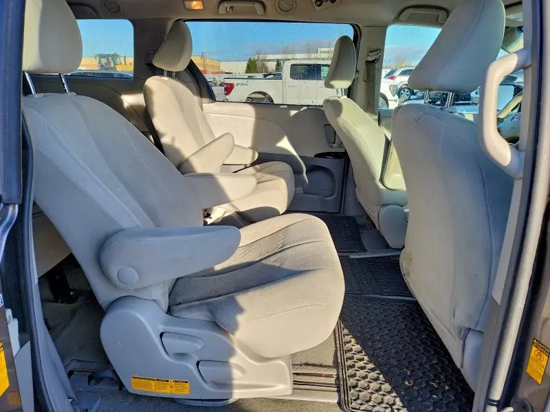 2014 TOYOTA SIENNA   
