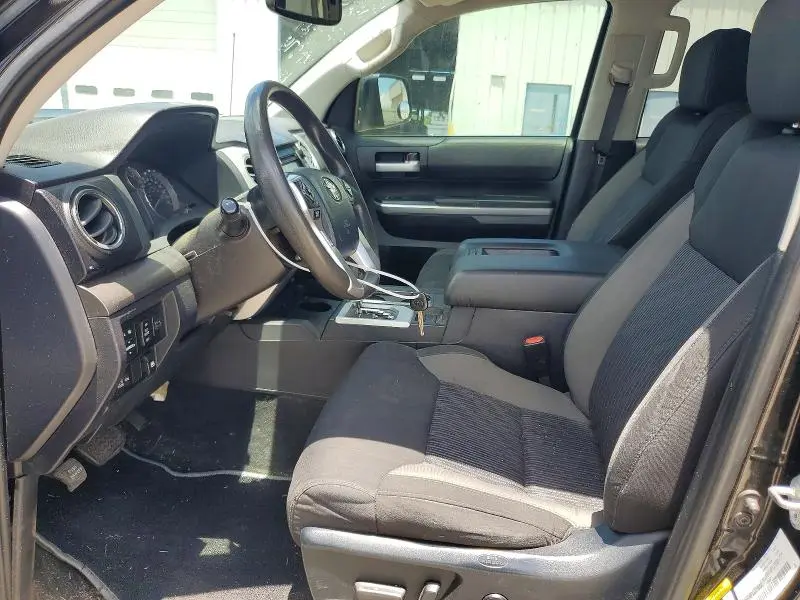 2017 TOYOTA TUNDRA SR5  