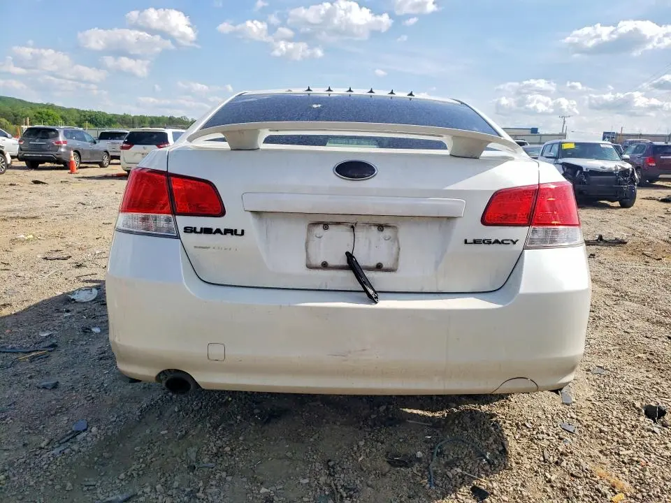 2010 SUBARU LEGACY 2.5I PREMIUM  