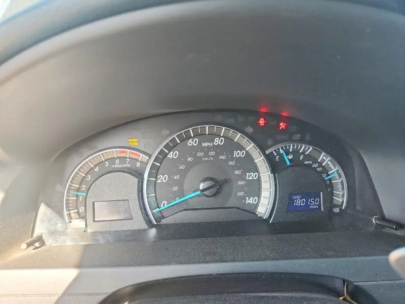 2012 TOYOTA CAMRY SE  