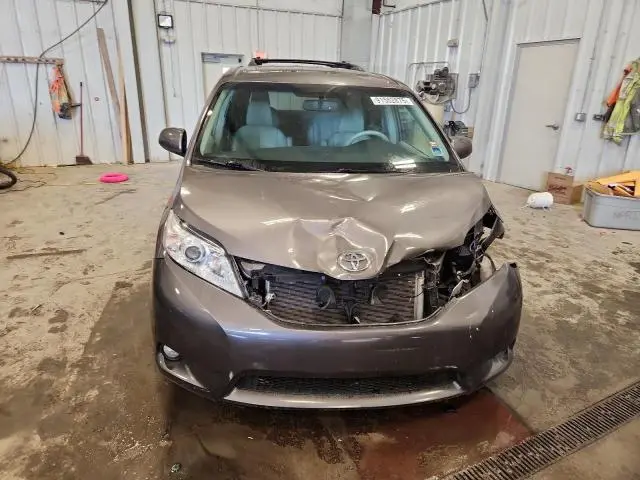 2012 TOYOTA SIENNA XLE  
