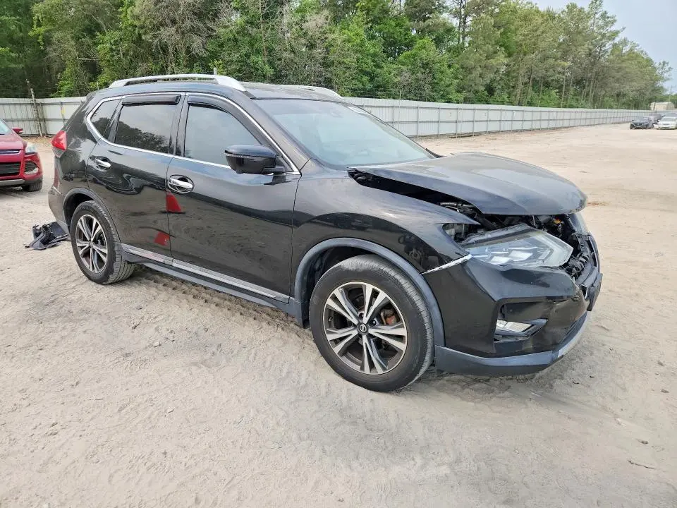 2017 NISSAN ROGUE SL  