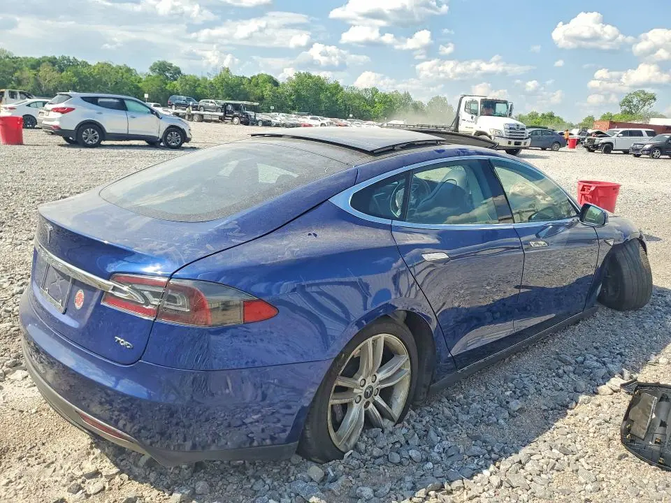 2015 TESLA MODEL S   