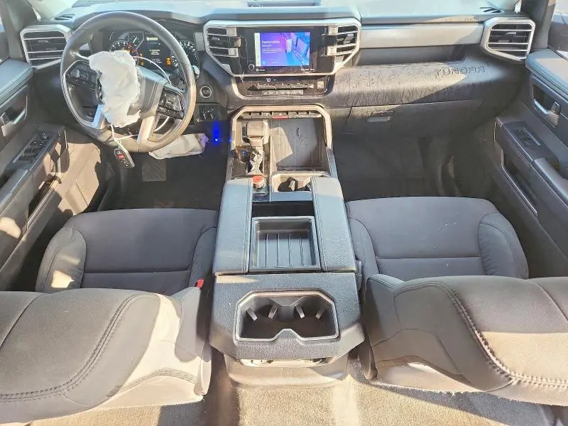 2022 TOYOTA TUNDRA SR5  