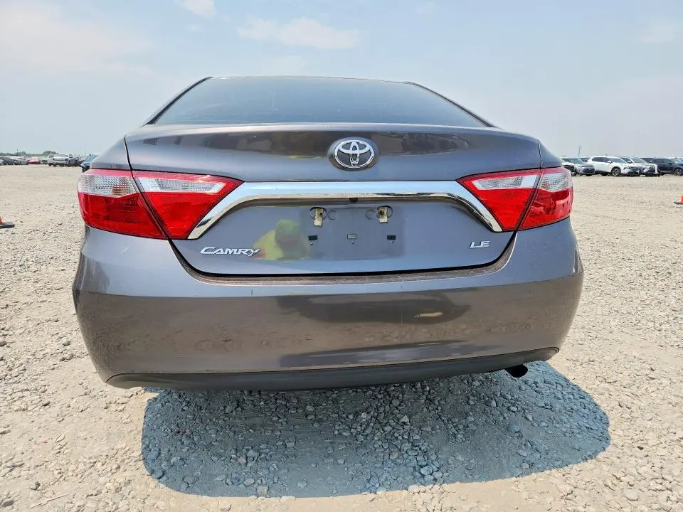 2016 TOYOTA CAMRY LE  