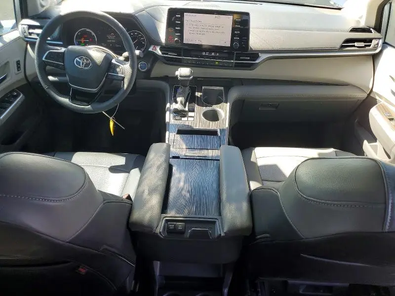 2023 TOYOTA SIENNA LIMITED 7-PASSENGER  