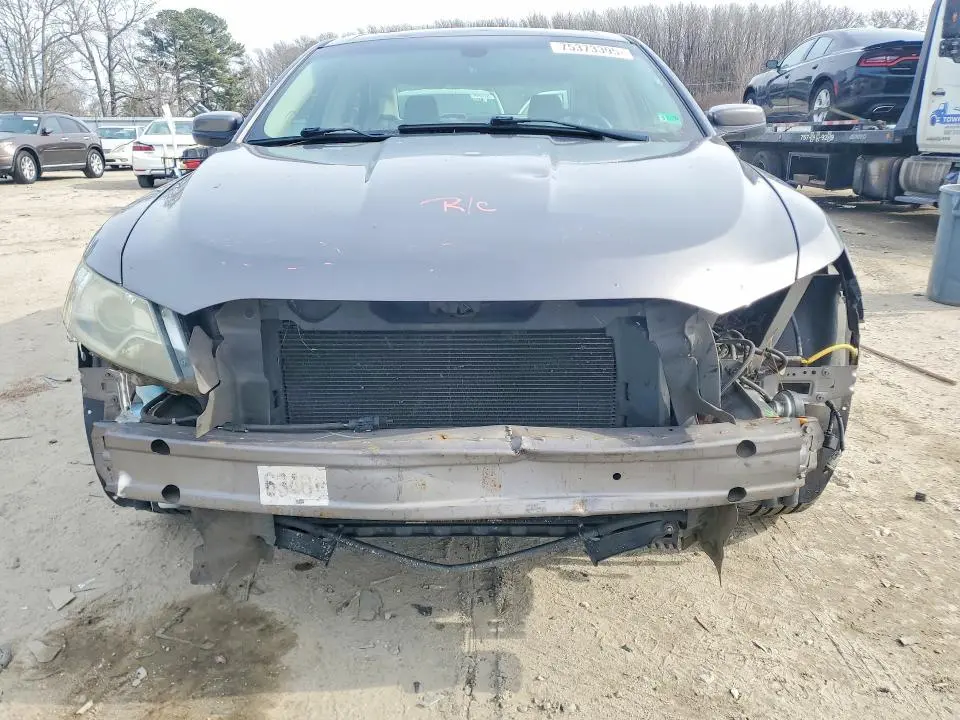 2011 FORD TAURUS SEL  