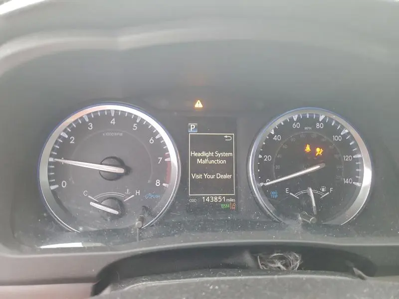 2019 TOYOTA HIGHLANDER SE  