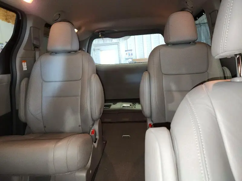 2018 TOYOTA SIENNA XLE 7-PASSENGER  