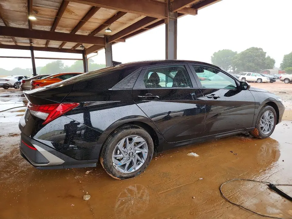 2024 HYUNDAI ELANTRA BLUE  
