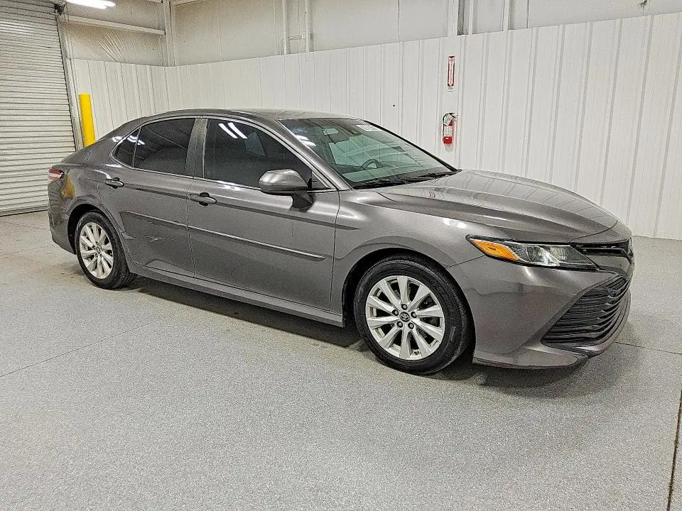 2019 TOYOTA CAMRY LE  
