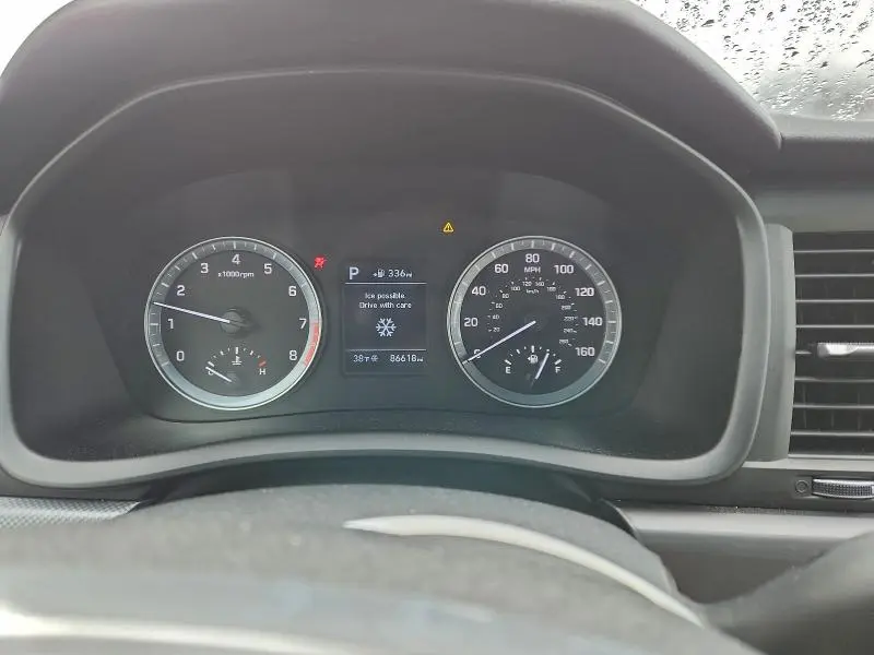 2019 HYUNDAI SONATA SE  