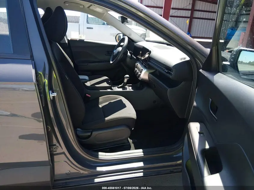 2024 HYUNDAI KONA SE