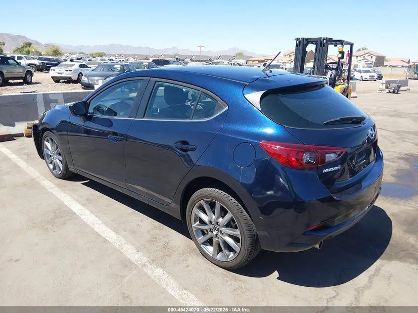 2018 MAZDA MAZDA3 TOURING
