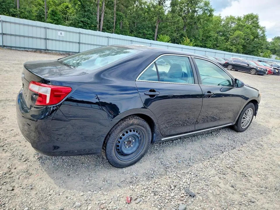 2014 TOYOTA CAMRY LE  