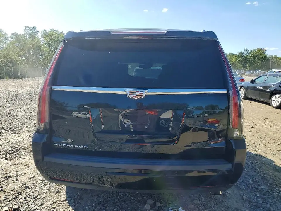 2016 CADILLAC ESCALADE LUXURY  