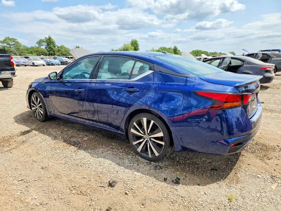 2021 NISSAN ALTIMA SR  