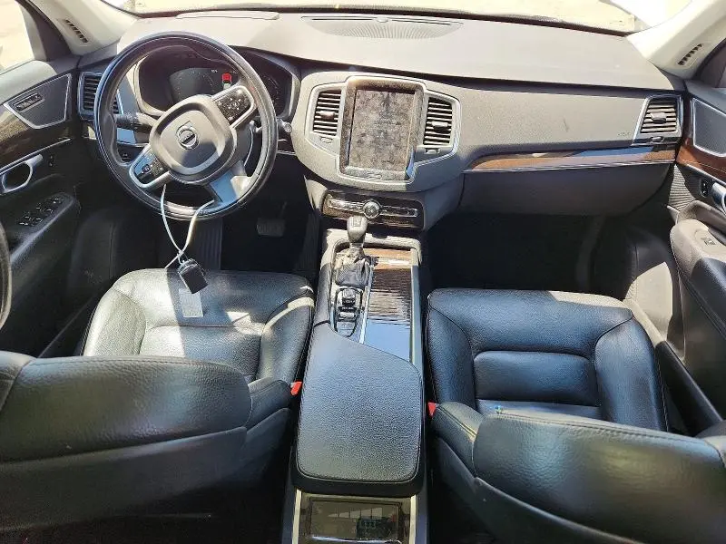 2019 VOLVO XC90 T6 MOMENTUM  