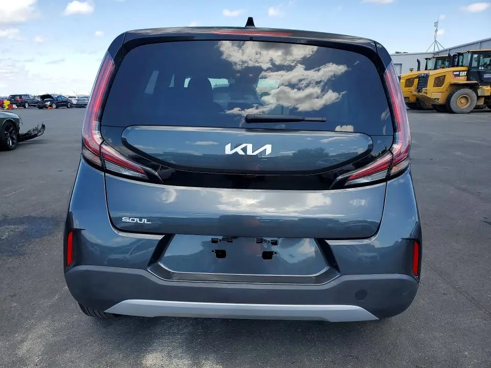 2024 KIA SOUL LX  