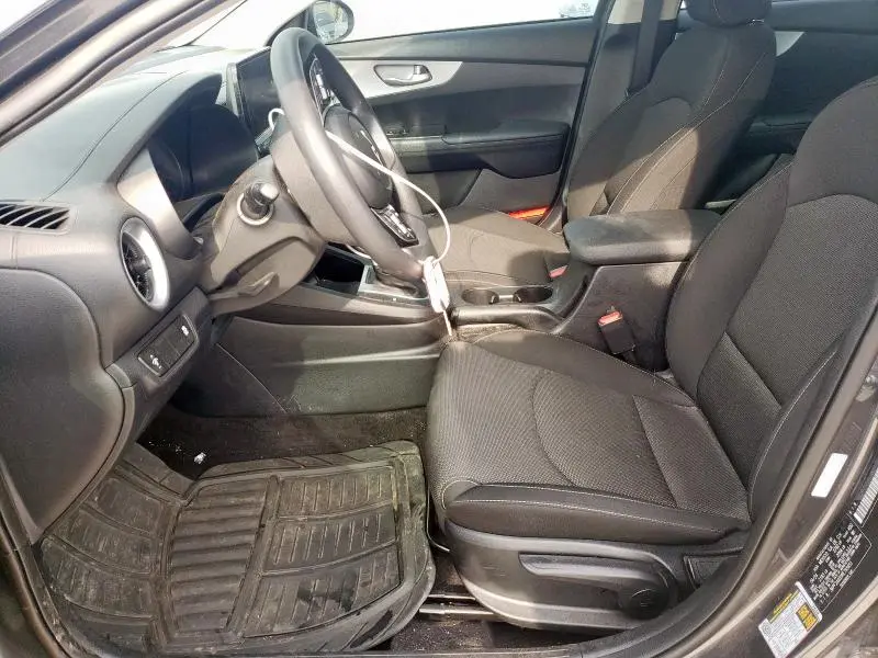 2024 KIA FORTE LX  