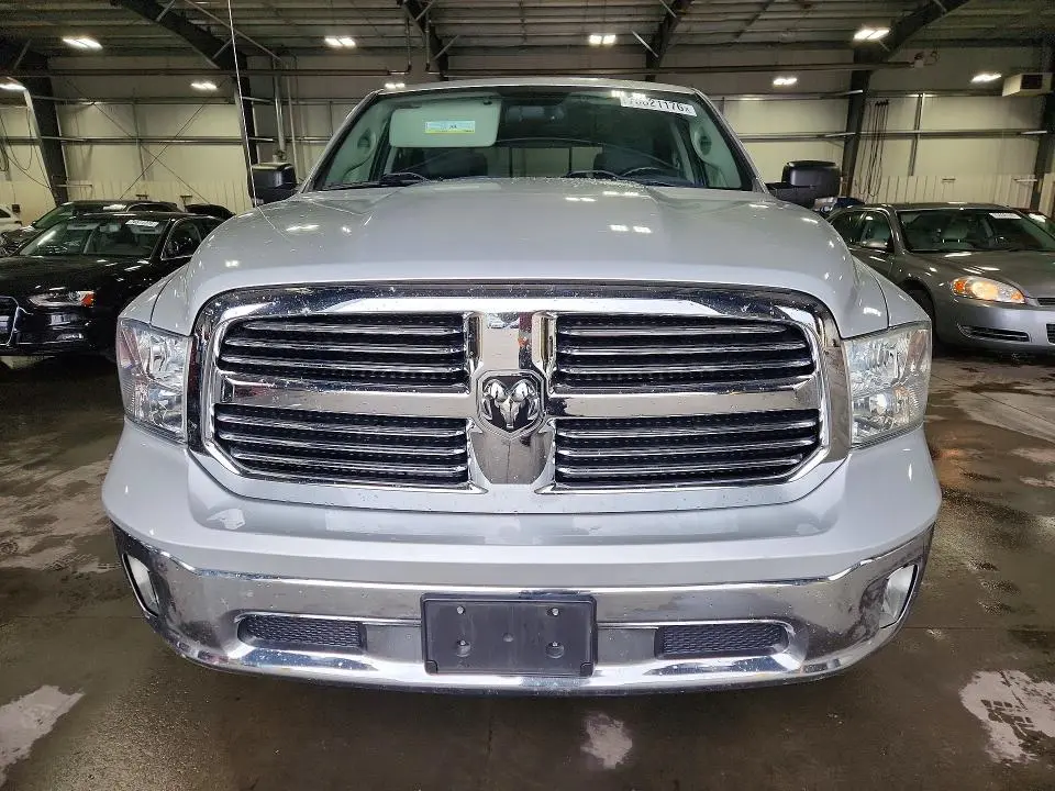 2015 RAM 1500 SLT  