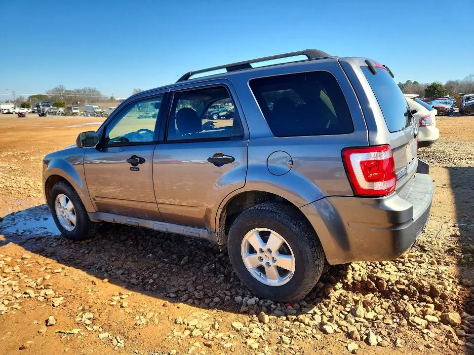 2010 FORD ESCAPE XLT  
