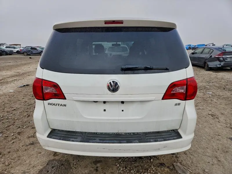 2011 VOLKSWAGEN ROUTAN SE  