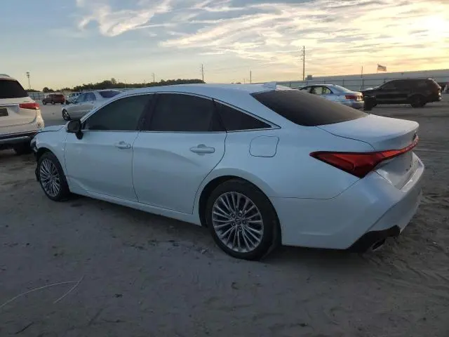 2019 TOYOTA AVALON XLE  
