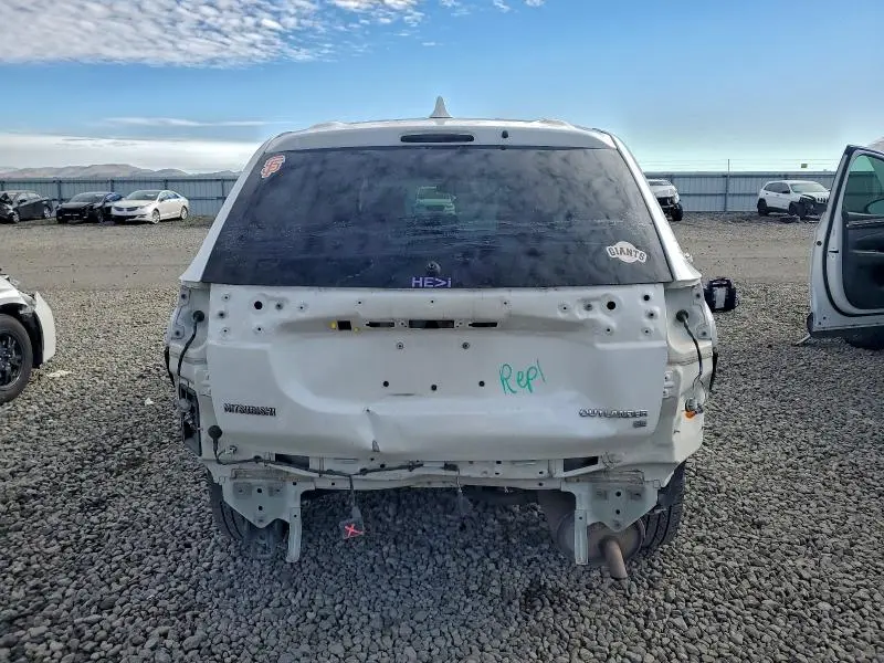 2019 MITSUBISHI OUTLANDER SE  