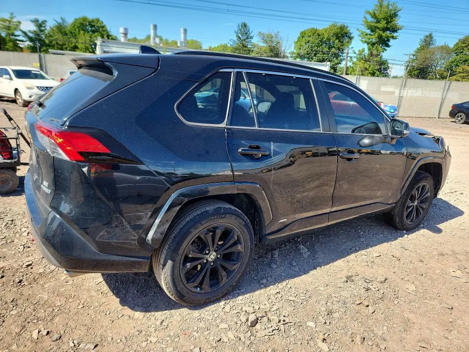 2022 TOYOTA RAV4 SE  
