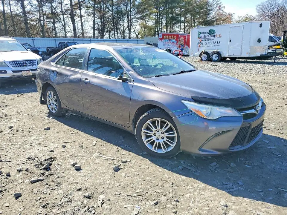 2015 TOYOTA CAMRY LE  
