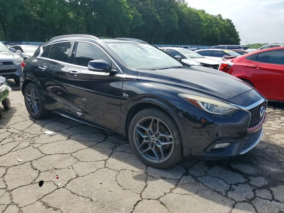 2017 INFINITI QX30 BASE  