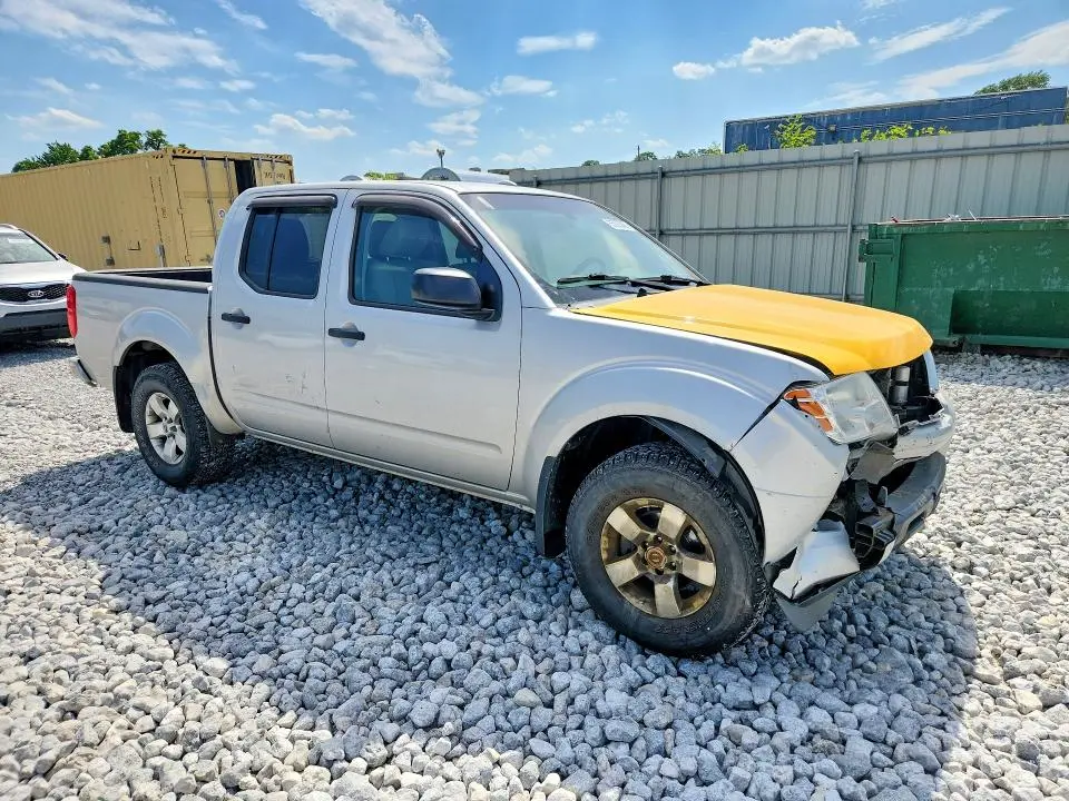 2013 NISSAN FRONTIER S  