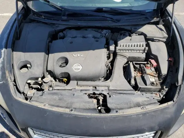 2010 NISSAN MAXIMA S  