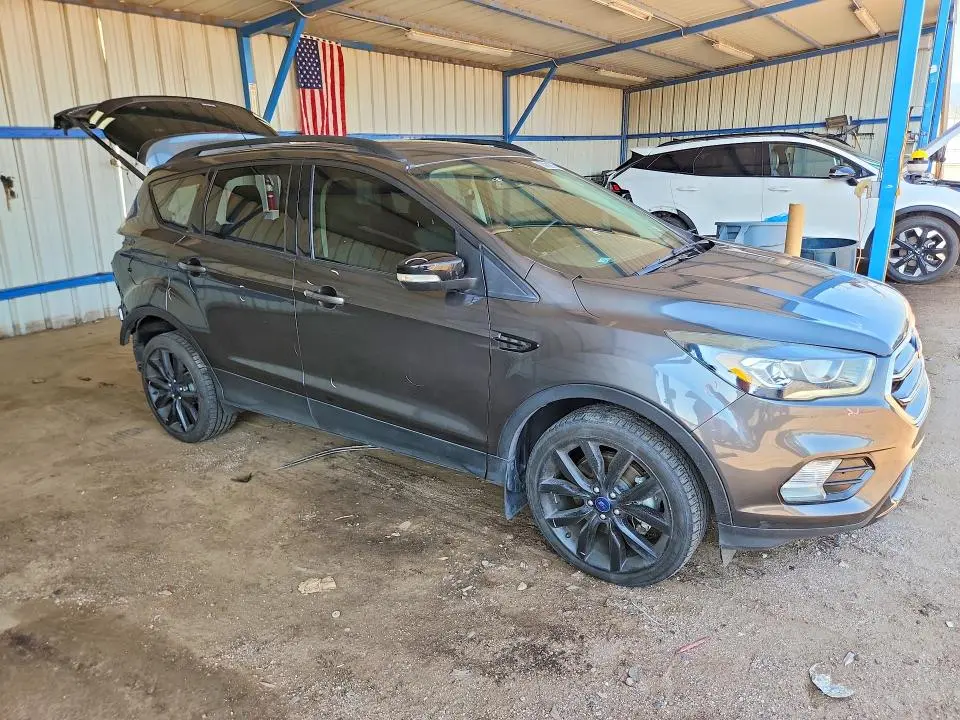 2017 FORD ESCAPE TITANIUM  