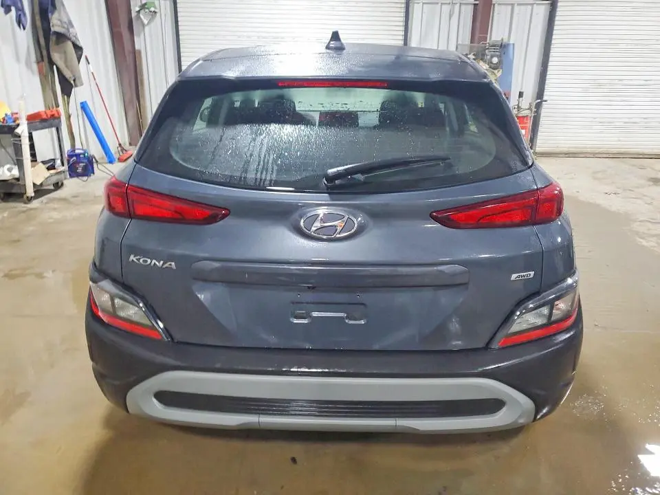 2022 HYUNDAI KONA SE  