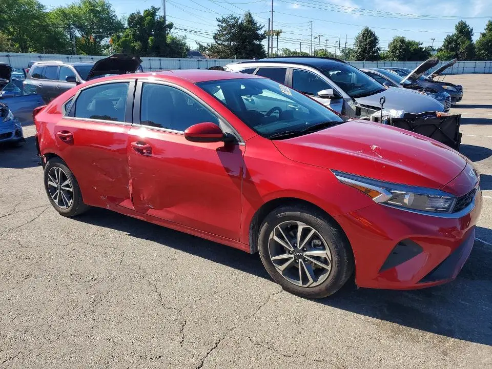 2023 KIA FORTE LXS  