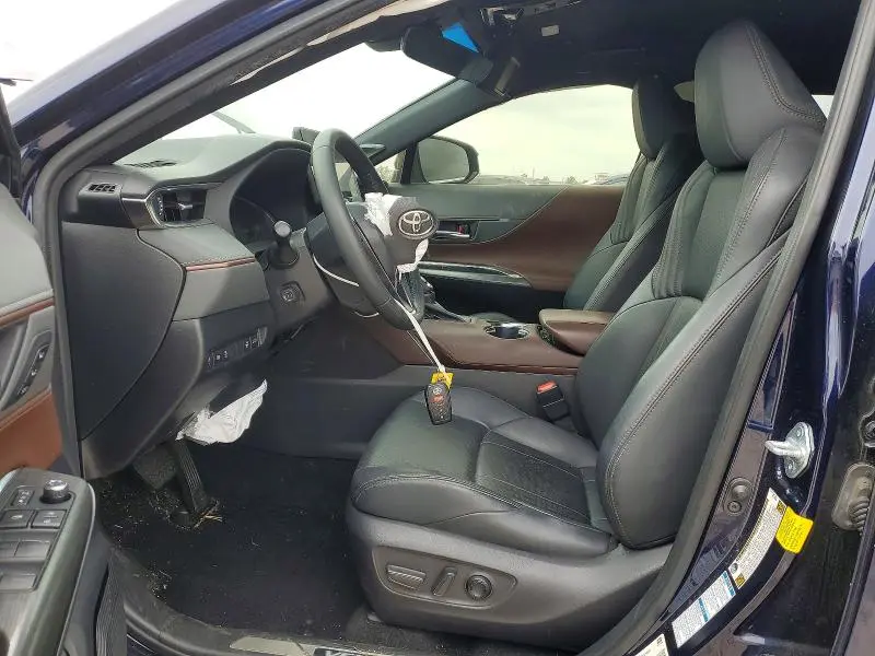 2021 TOYOTA VENZA XLE  