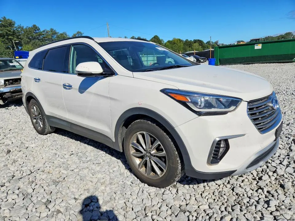 2017 HYUNDAI SANTA FE SE  
