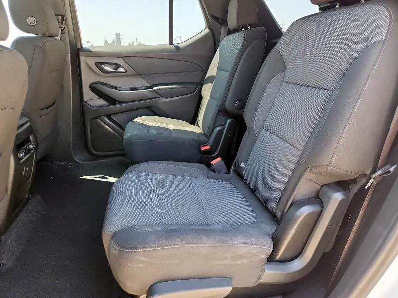 2023 CHEVROLET TRAVERSE LT  