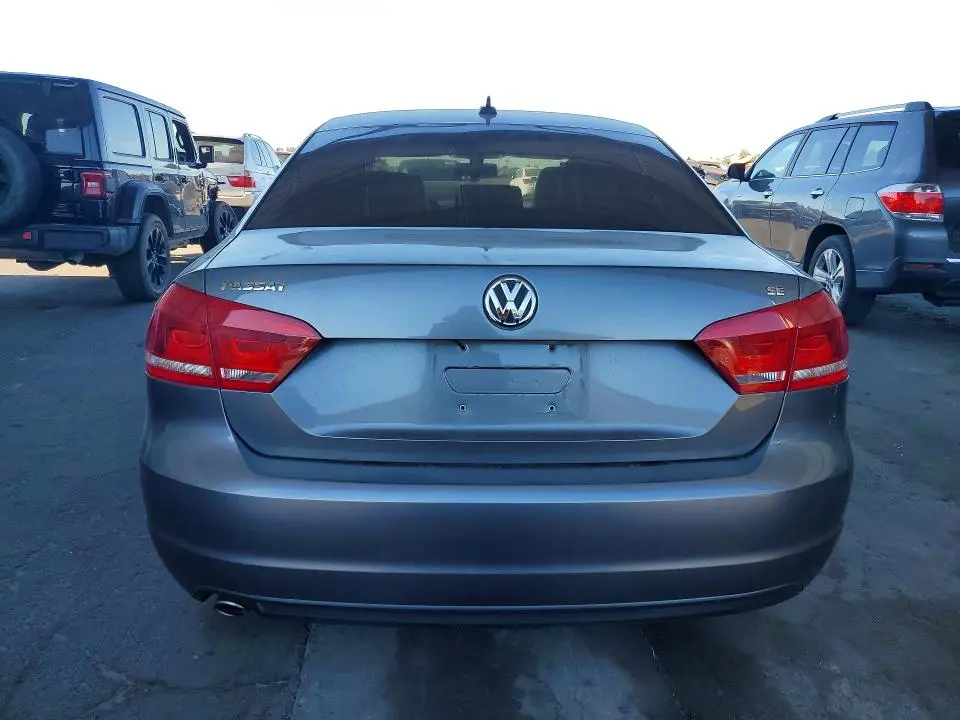 2012 VOLKSWAGEN PASSAT SE  