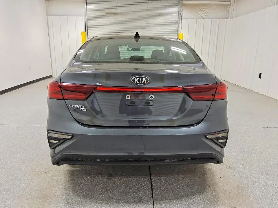 2021 KIA FORTE FE  