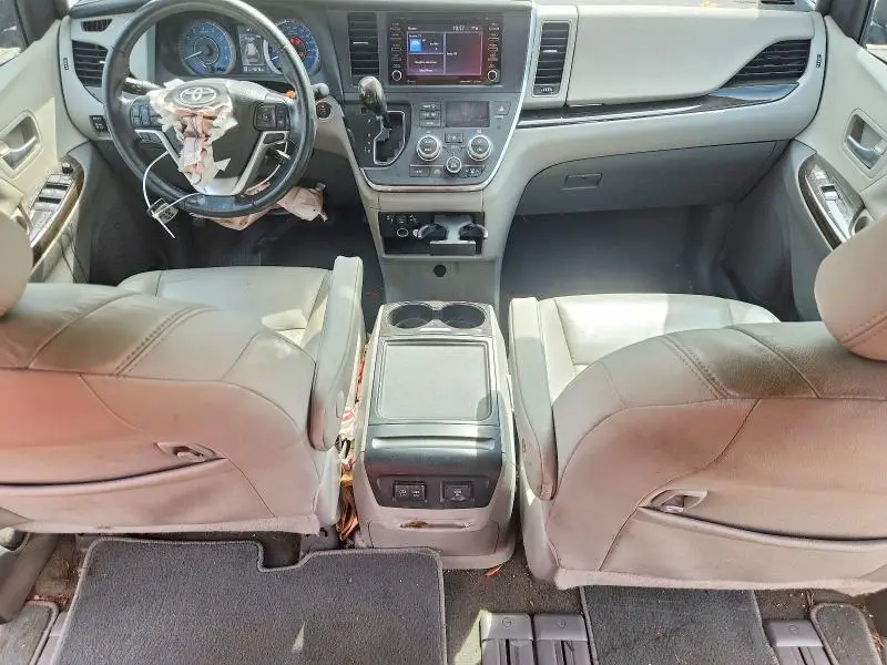 2019 TOYOTA SIENNA XLE 8-PASSENGER  