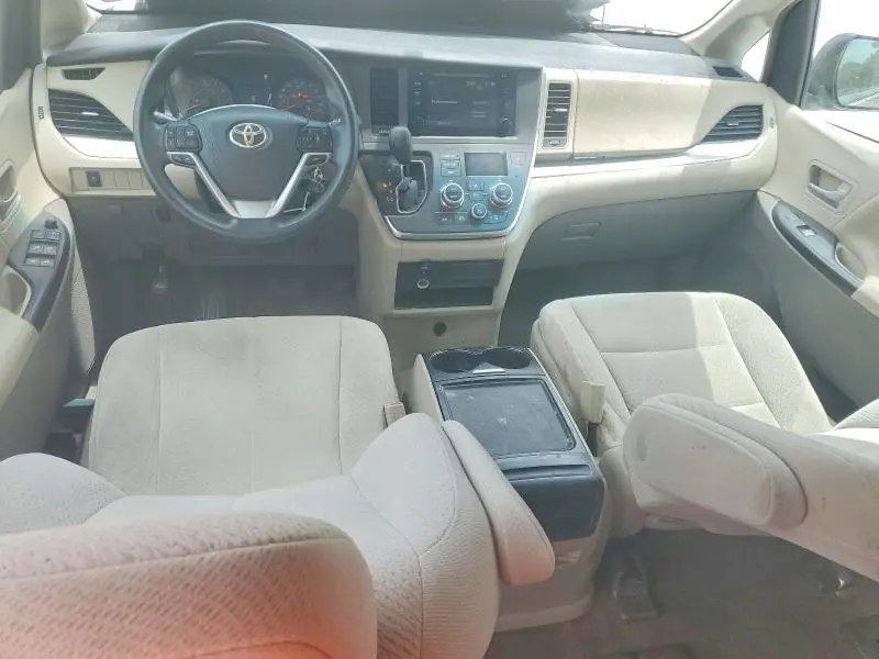 2015 TOYOTA SIENNA LE  